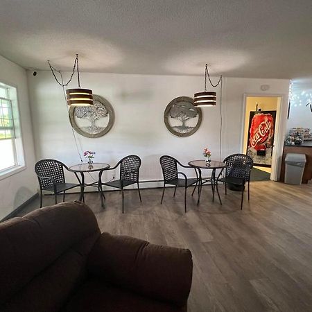 Northwoods Motel Ladysmith ภายนอก รูปภาพ