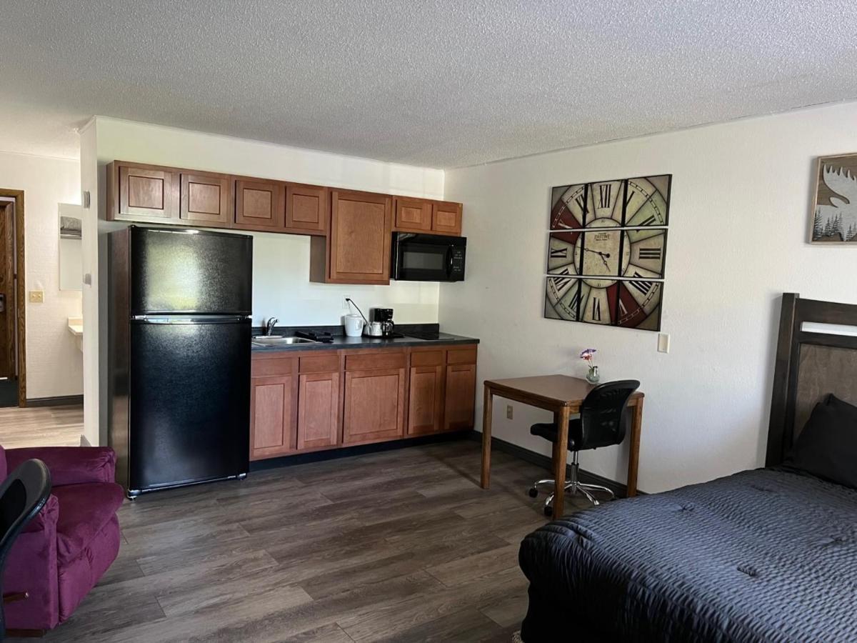 Northwoods Motel Ladysmith ภายนอก รูปภาพ