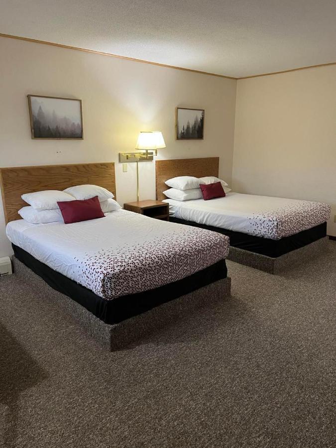 Northwoods Motel Ladysmith ภายนอก รูปภาพ