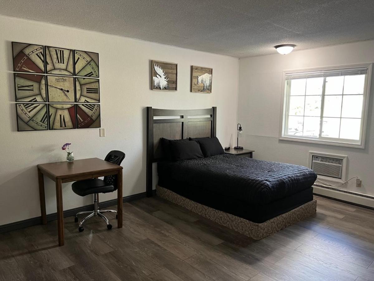 Northwoods Motel Ladysmith ภายนอก รูปภาพ