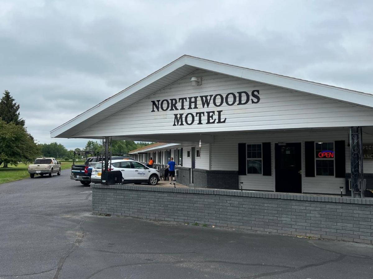 Northwoods Motel Ladysmith ภายนอก รูปภาพ